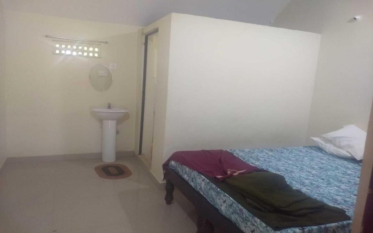 Hotel Megha Resort Hampi Buitenkant foto