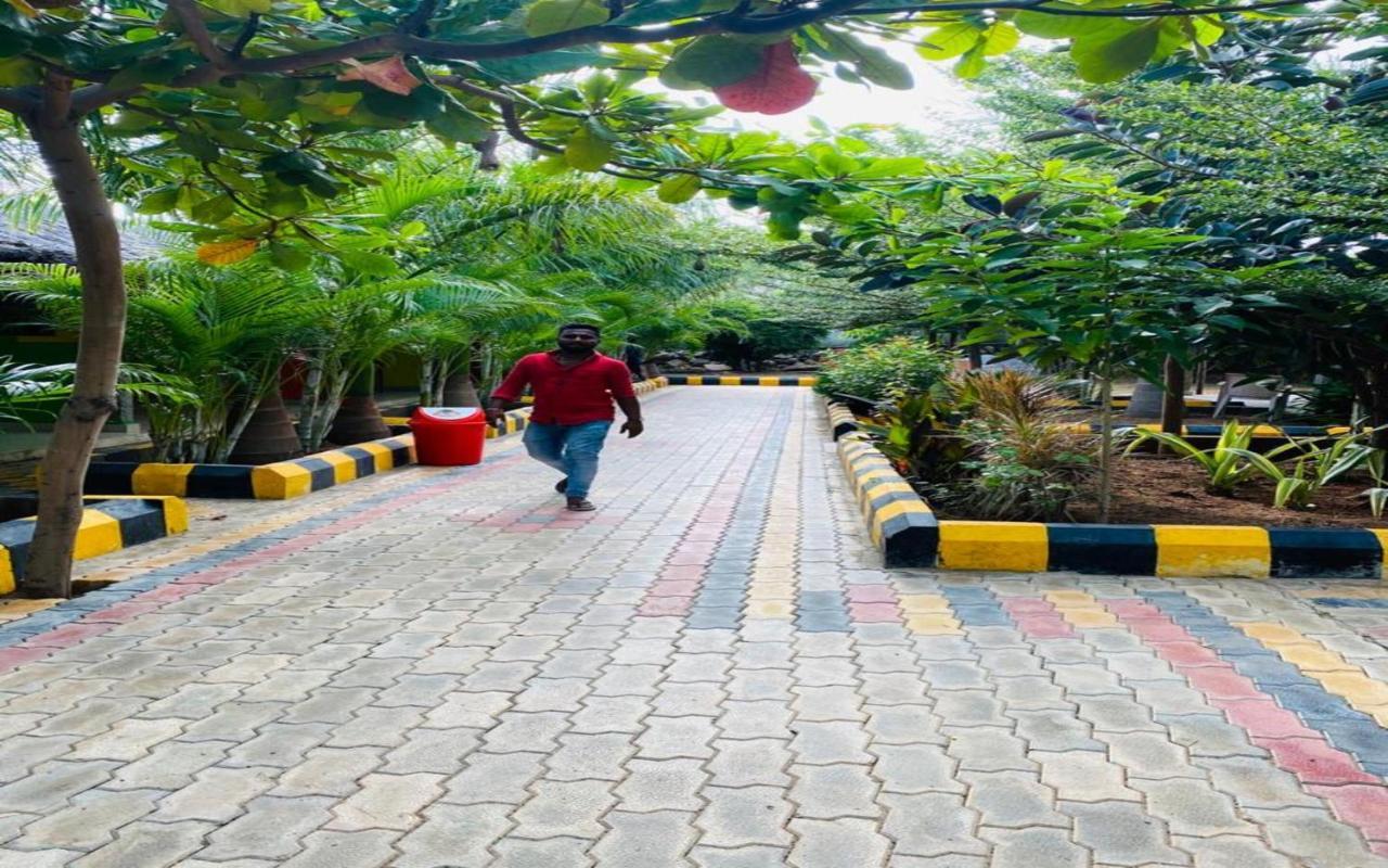 Hotel Megha Resort Hampi Buitenkant foto