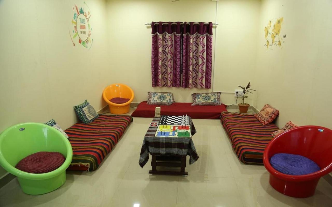Hotel Megha Resort Hampi Buitenkant foto