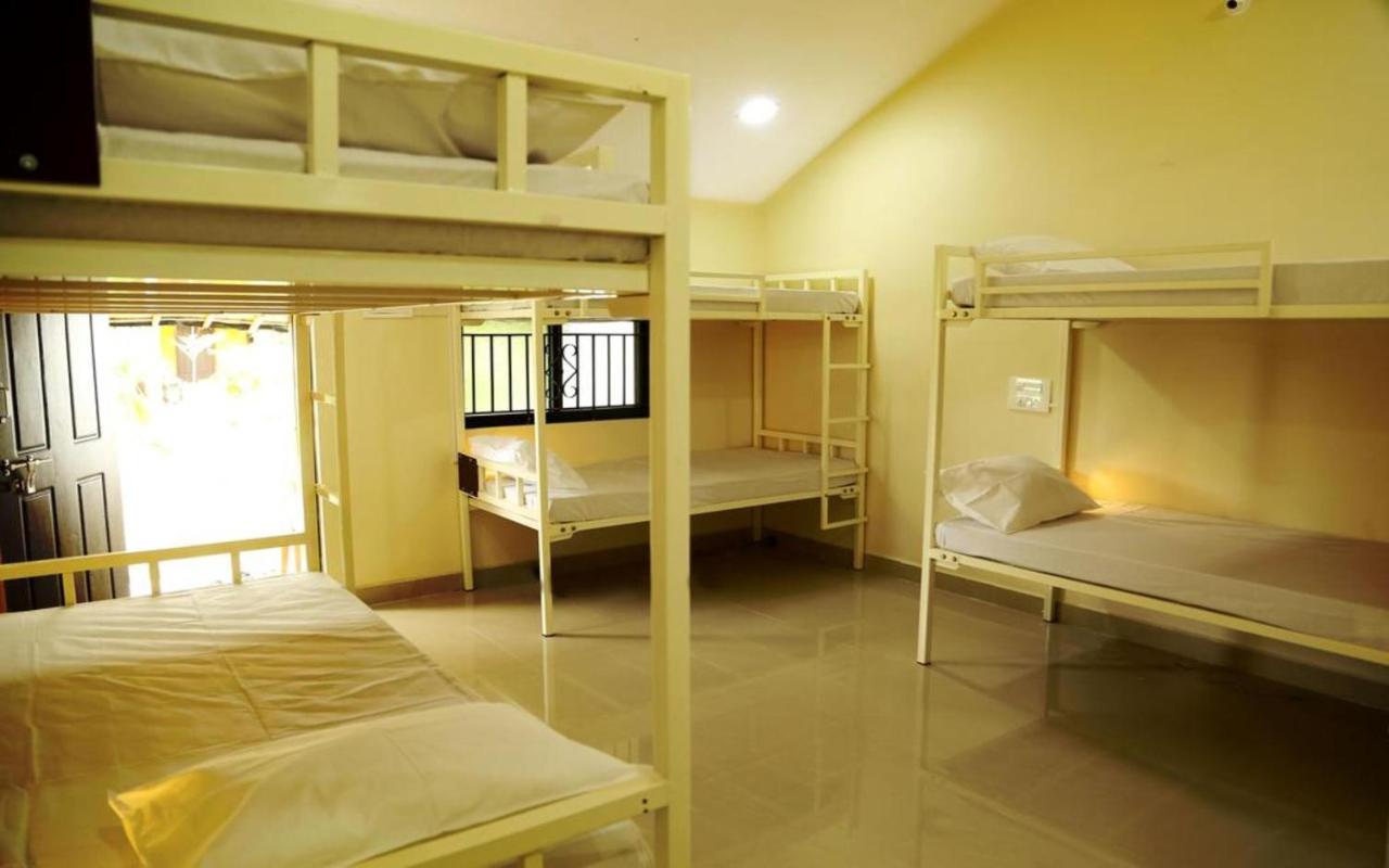 Hotel Megha Resort Hampi Buitenkant foto